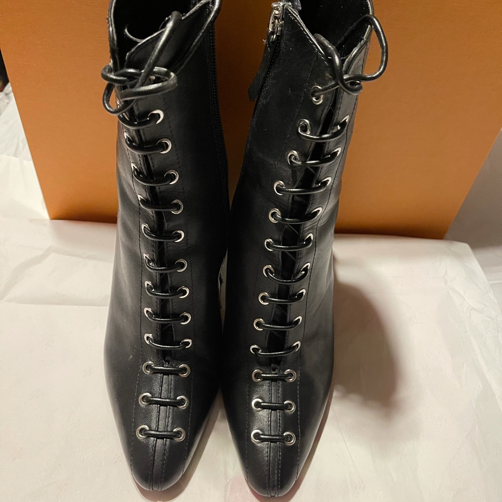 Preowned Zara Boots Size 36